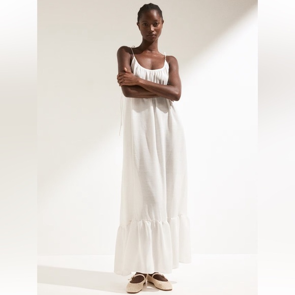 Elegant White Maxi Dress - Picture 1 of 11